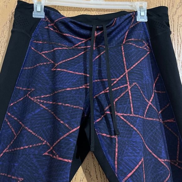 Champion Women’s Activewear/Performance Capri Leggings in Abstract Print Sz-XL - Picture 2 of 7